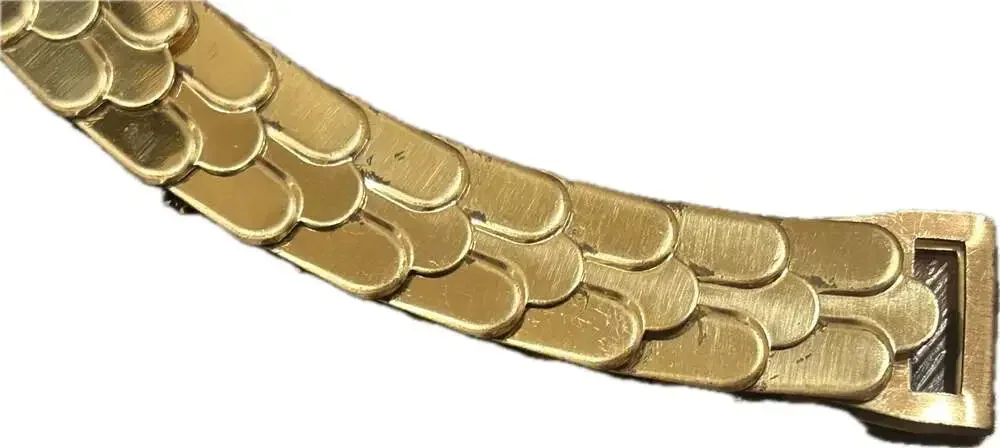 Vintage 1960s Gold Tone Fish Scale Segmented Stretch Belt w Bark Texture Clasp